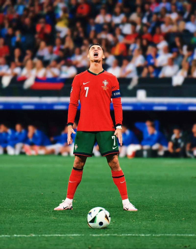 斯科尔斯、卡拉格都认为：哈白布是足球历史上最佳中场组合（斯科尔斯与卡拉格一致认同：哈白布是足坛史上最强中场组合）