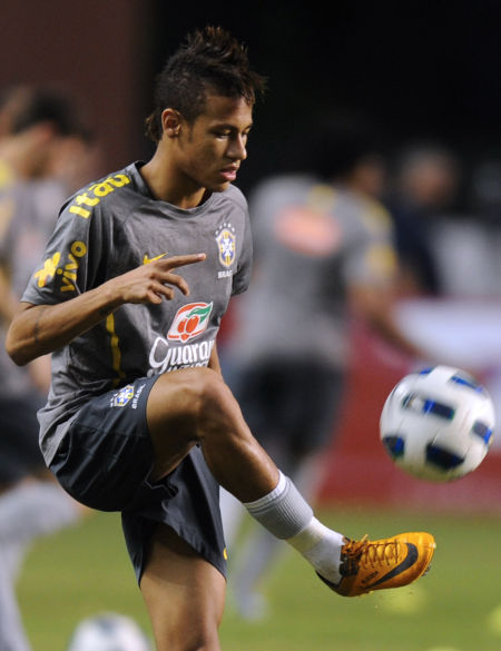 官方：朱利亚诺-西蒙尼当选马竞10月最佳球员（马竞官方：朱利亚诺-西蒙尼荣膺10月最佳球员）