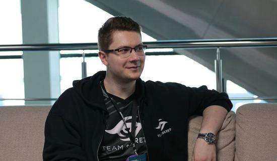 赚320块见好就收~周琦NBA问答：GOAT是詹姆斯 最喜欢杜兰特